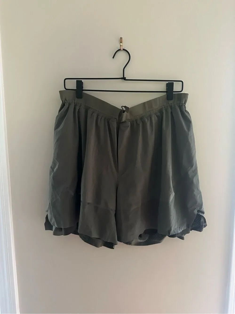 Lululemon Men's Surge 6" Short Lined Dark Green 2XL Lined